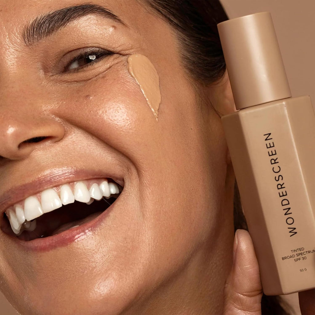 Beauty Tinted Glow Wonderscreen SPF 30, Mineral Sunscreen for Face with 19% Zinc Oxide, Tinted Moisturizer with SPF, 50 G (Medium)